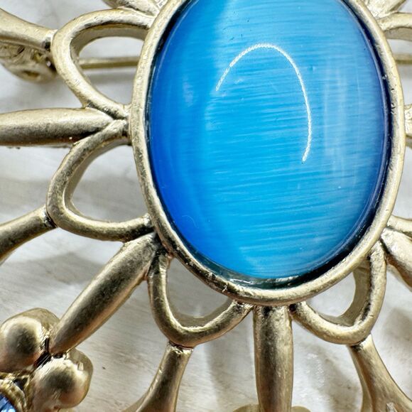 Crazyhorse Liz Claiborne Blue Cat’s Eye Large Open Scrollwork Brooch Pin - Picture 5 of 7